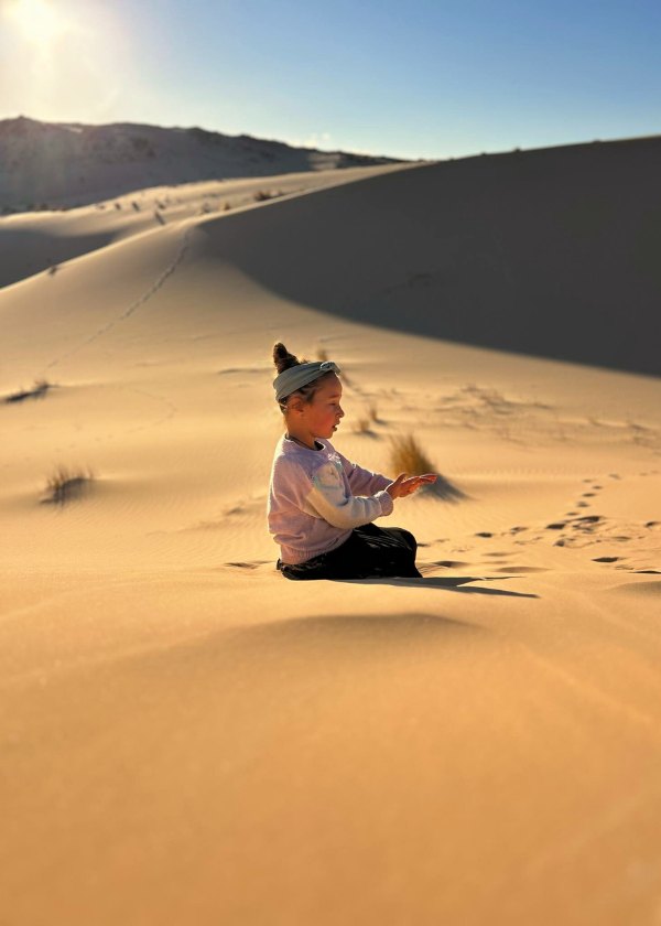 Blue Lotus Dahab Child on the desert(1)